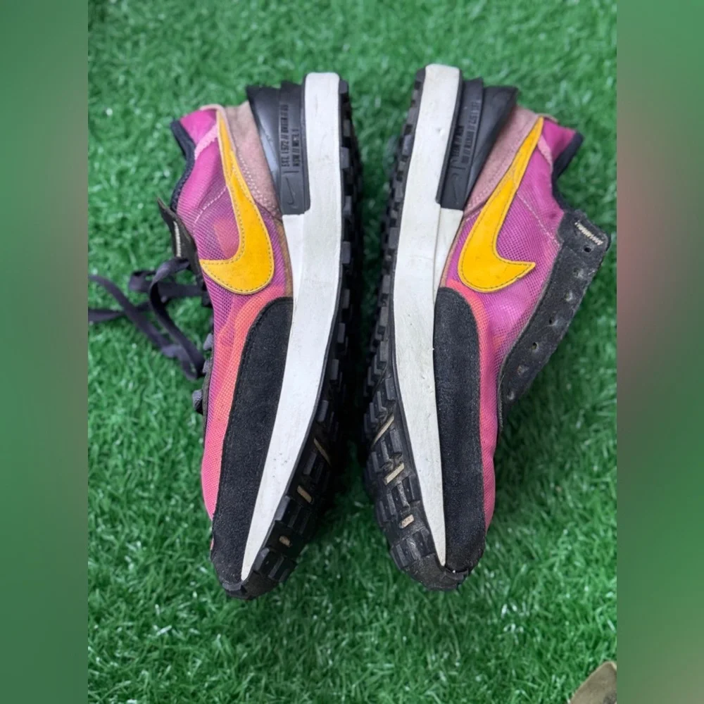 Nike Waffle One Active Fuchsia (GS) Size 6.5Y‎